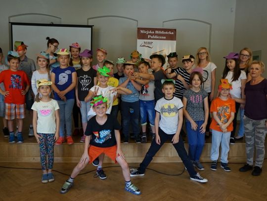 W bibliotece jak w kalejdoskopie, czyli 101 pomysłów na wakacje