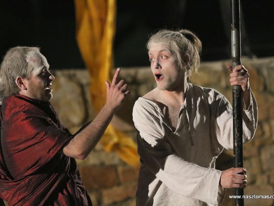 Ogień na zamku w Inowłodzu Ogień na zamku w Inowłodzu