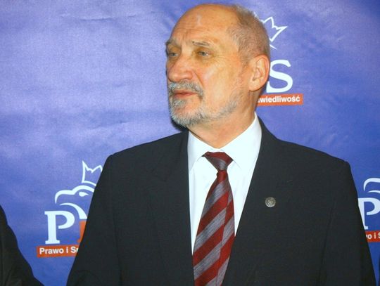 (FOTO/VIDEO) Antoni Macierewicz z wizytą w Tomaszowie
