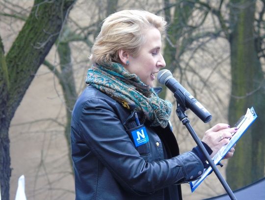 Nowocześni z Tomaszowa protestowali w Warszawie