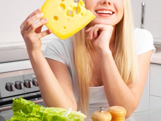 Sprytne sposoby na ser żółty – triki i porady
