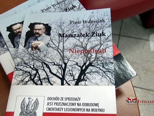 Czerwonym tramwajem do niepodległości