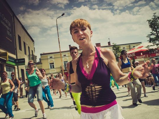 Fotoreportaż z pierwszych plenerowych zajęć "ZOla" Zumba (r) Fitness Fotoreportaż z pierwszych plenerowych zajęć "ZOla" Zumba (r) Fitness