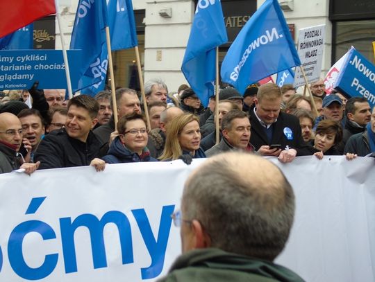 Nowocześni z Tomaszowa protestowali w Warszawie