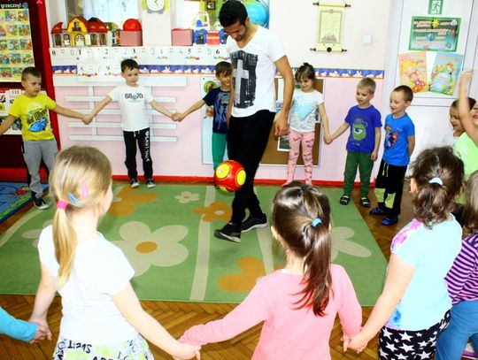 (Fotorelacja) Jardel Muniz Cruz odwiedził przedszkolaków