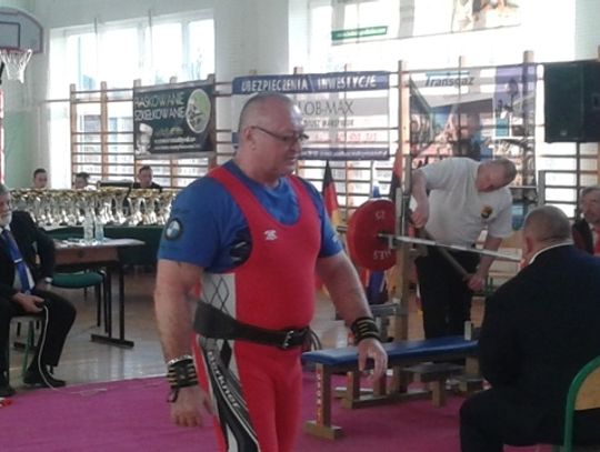 Mistrzowie Polski z tomaszowskiego Stowarzyszenia Sportów Siłowych „Cobra” Mistrzowie Polski z tomaszowskiego Stowarzyszenia Sportów Siłowych „Cobra”