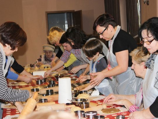 "Smaczne ozdoby wielkanocne" wypiekane w MOK - u "Smaczne ozdoby wielkanocne" wypiekane w MOK - u