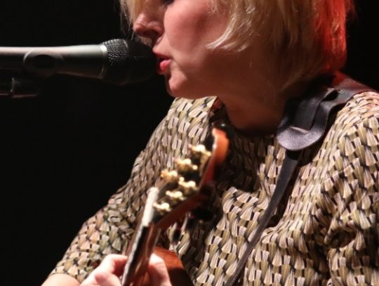 Co ważne, zaraża swoją pozytywną energią wszystkch, którzy są gostowi przyjąć do siebie "przelew" wrażliwości Co ważne, zaraża swoją pozytywną energią wszystkch, którzy są gostowi przyjąć do siebie "przelew" wrażliwości