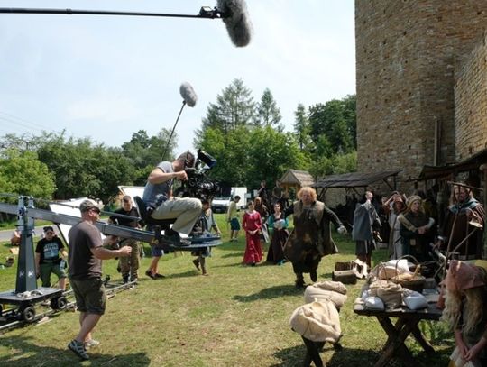 Zdjęcia do serialu "Korona królów" w Inowłodzu