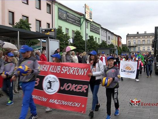 Parada uliczna na Dniach Tomaszowa 2018