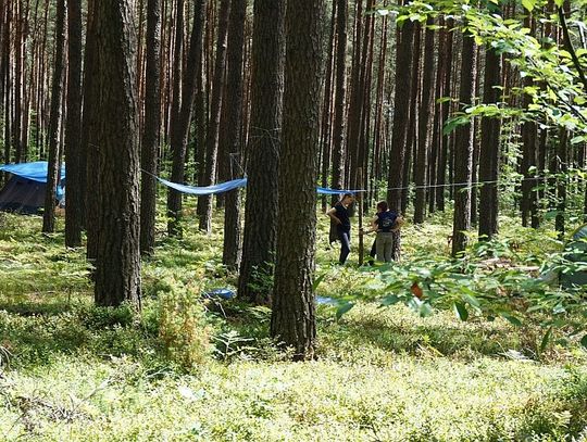 Tomaszowscy policjanci dbają o bezpieczeństwo obozowiczów