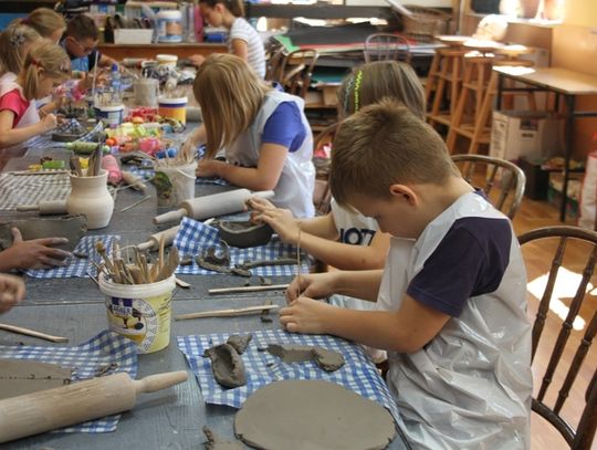 Warsztaty ręcznego lepienia w glinie Warsztaty ręcznego lepienia w glinie