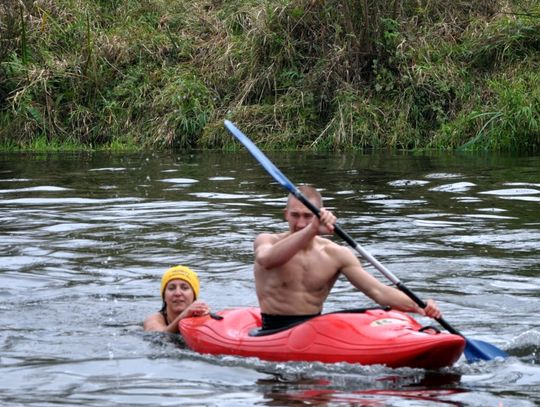 „Gdy Ci smutno, gdy Ci źle, wejdź do wody, nie bój się”  Inauguracja Sezonu Morsowań 2014/2015