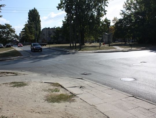 Skrzyżowanie ulic Jana Pawła II, Granicznej i Smugowej. To tutaj zbudują rondo aby usprawnić ruch drogowy i poprawić bezpieczeństwo.