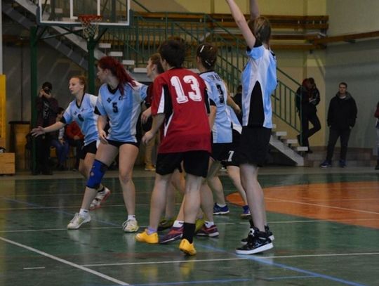 Dziewczyny z Wyspiańskiego mistrzyniami rejonu w piłce ręcznej Dziewczyny z Wyspiańskiego mistrzyniami rejonu w piłce ręcznej