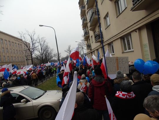 Nowocześni z Tomaszowa protestowali w Warszawie