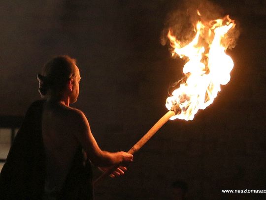 Ogień na zamku w Inowłodzu Ogień na zamku w Inowłodzu
