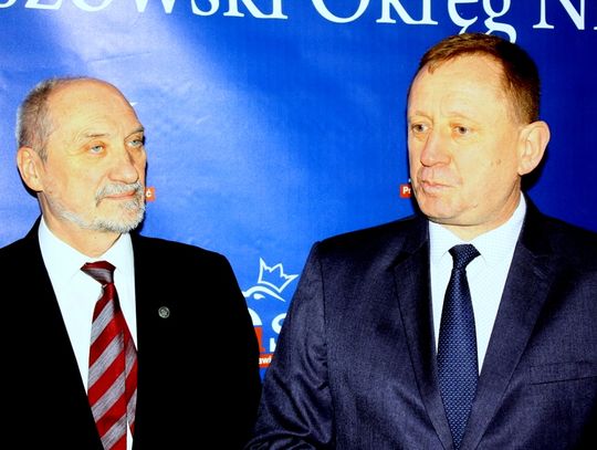 (FOTO/VIDEO) Antoni Macierewicz z wizytą w Tomaszowie