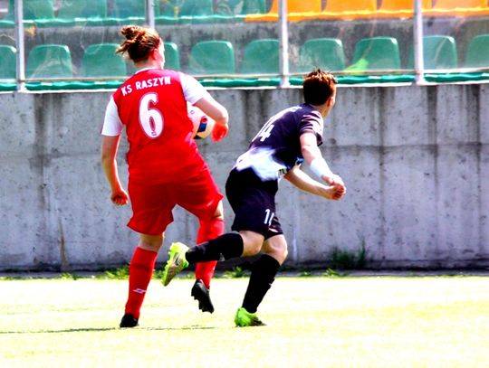 ....jednak dobra defensywa przyjezdnych nie pozwalała podopiecznym Radosława Wilczyńskiego na zbyt wiele. 