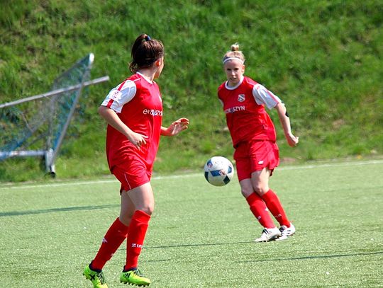 Rywalki kontynuowały swoją dobrą, jednocześnie agresywną grę i jeszcze przed przerwą zdobyły gola numer dwa. 