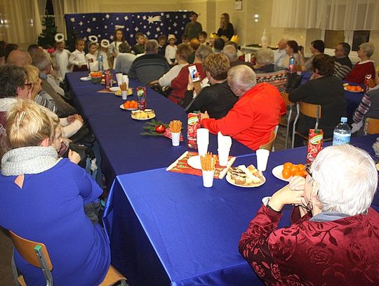 (FOTO) Dzień Babci i Dziadka w Tęczowej Akademii