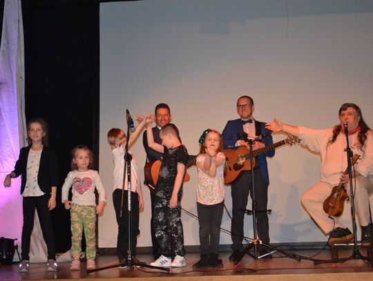 Tomaszowianie w rejsie na Pogorii