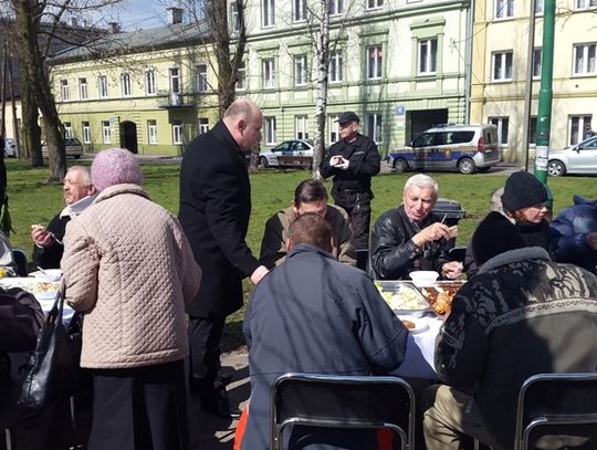 Wielkanocne śniadanie u Dębców