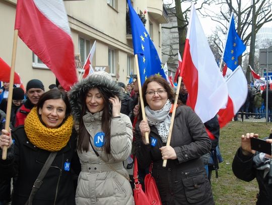 Nowocześni z Tomaszowa protestowali w Warszawie