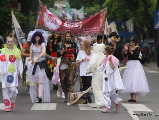 Kolorowa parada przeszła ulicami miasta