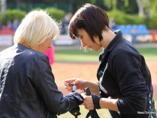 ... korzystając z rad i pomocy instruktorów...