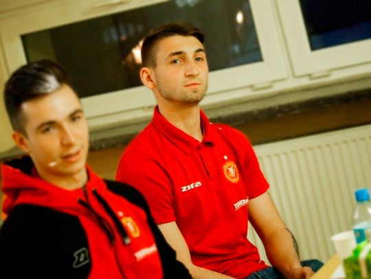 Spotkanie z piłkarzami Widzewa w Tomaszowie Maz. Spotkanie z piłkarzami Widzewa w Tomaszowie Maz.