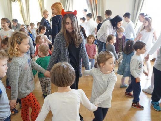 2 kwietnia obchodzimy Międzynarodowy Dzień Książki dla Dzieci. Dlaczego akurat tego dnia? 2 kwietnia obchodzimy Międzynarodowy Dzień Książki dla Dzieci. Dlaczego akurat tego dnia?