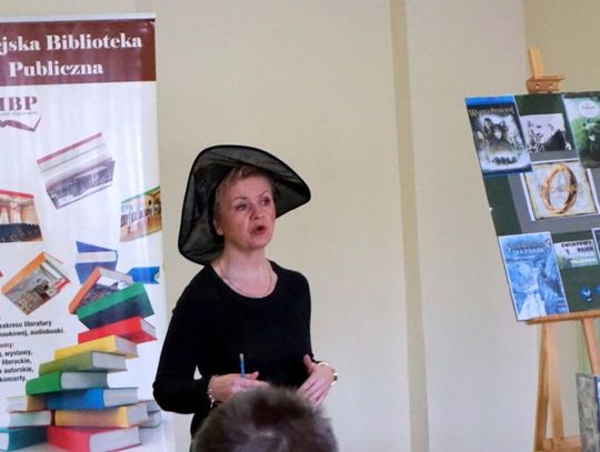 Elfy w Bibliotece Elfy w Bibliotece