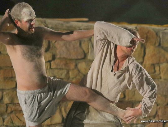 Ogień na zamku w Inowłodzu Ogień na zamku w Inowłodzu