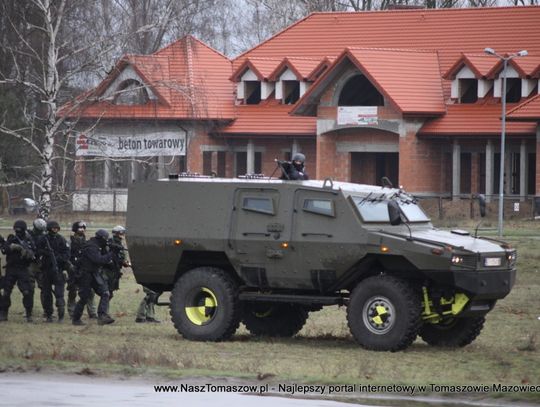Uwolnili zakładników uwięzionych w autobusie