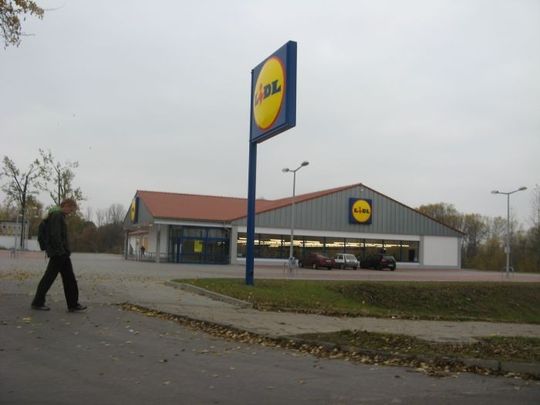 Supermarket Lidl - ulica Nowowiejska